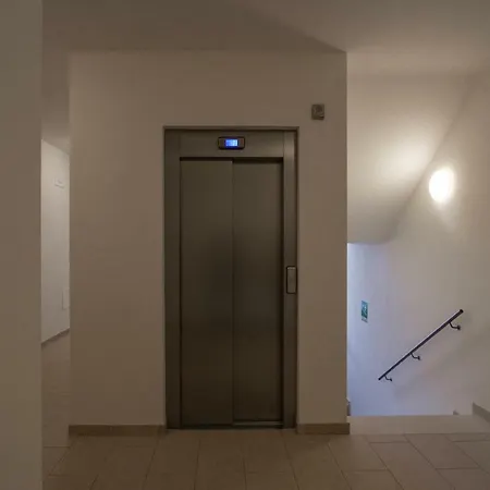 Celeste's House Apartmán